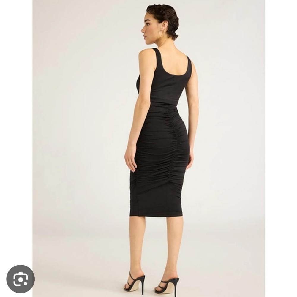 Sofia Vergara Ruched Midi Dress w/ Built In Bra pads - Size Small